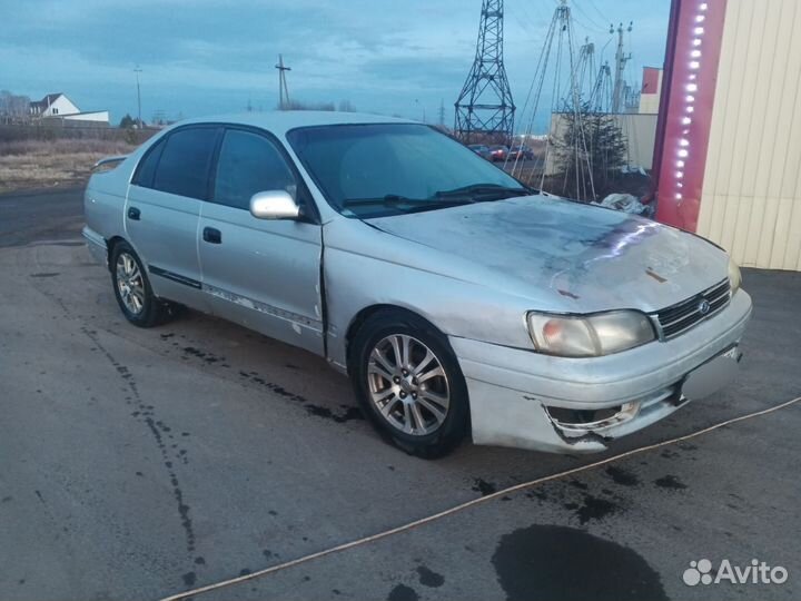 Toyota Carina E в разборе