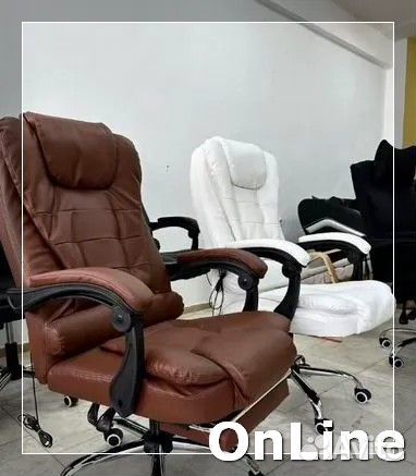 Офисное компьютерное кресло руководителя