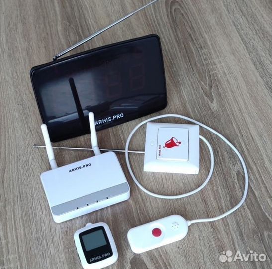 Кнопка вызова в палатах и в санузлах