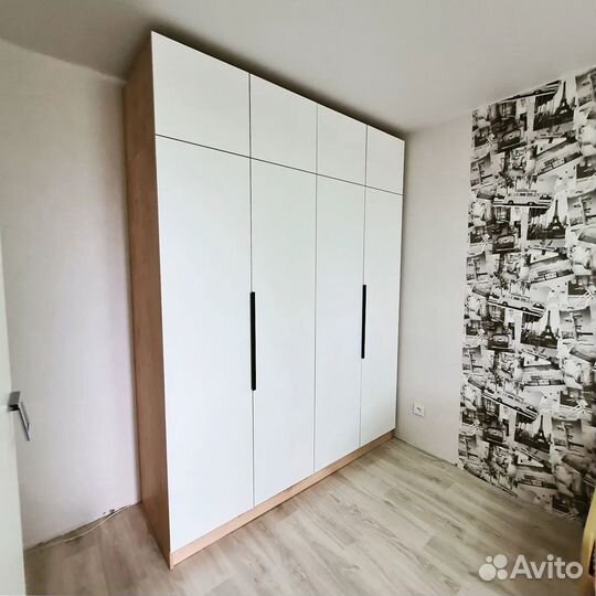 Шкаф встроенный распашной