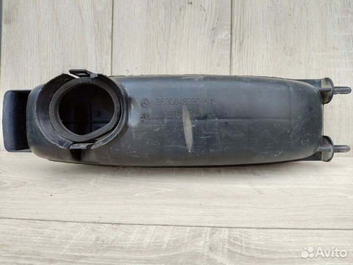 Корпус резонатор воздушного фильтра Пежо 406