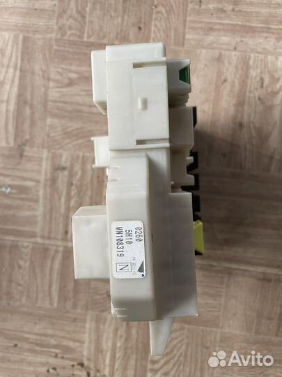 Блок предохранителей Mitsubishi Colt Z3