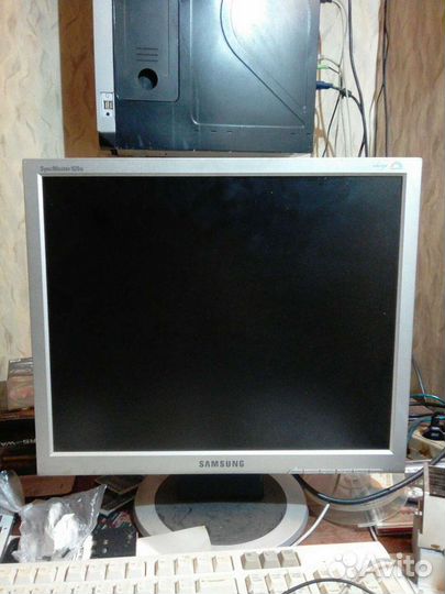 Монитор Samsung