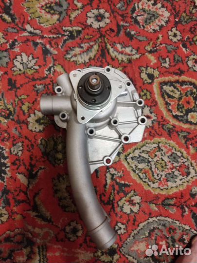 Водяная помпа mercedes 124, 190 W 201