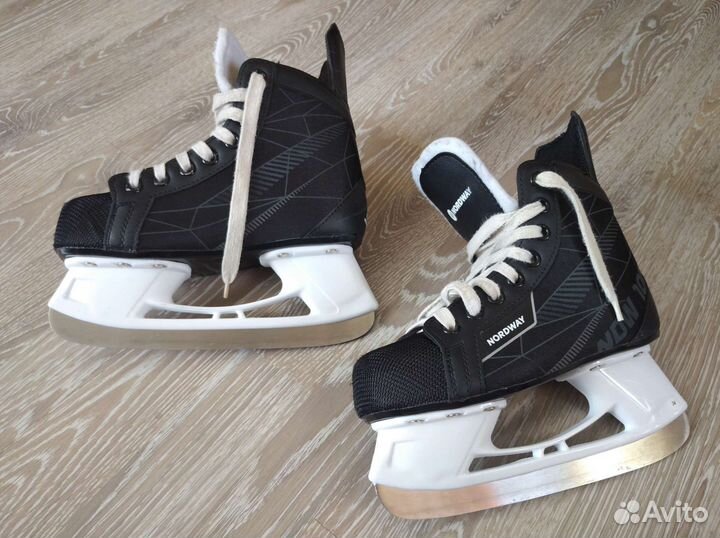 Коньки хоккейные