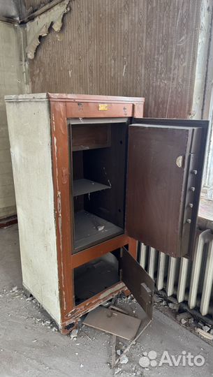 Сейф металлический огнеупорный СССР