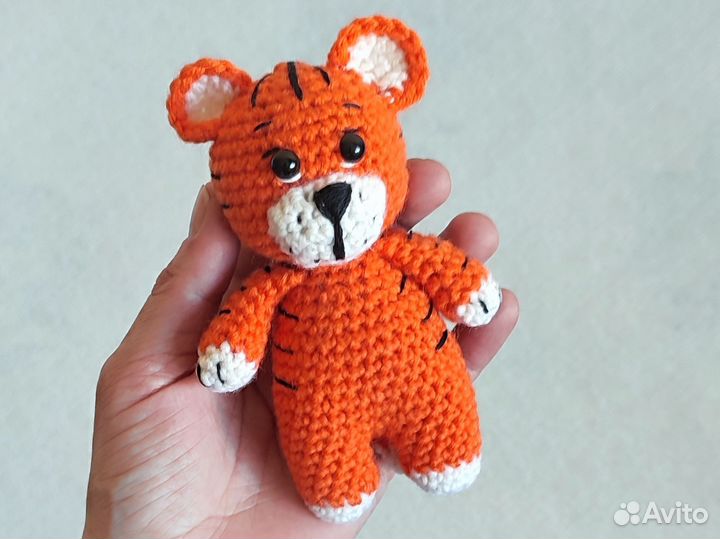 Тигр тигрёнок вязаная игрушка ручная работа