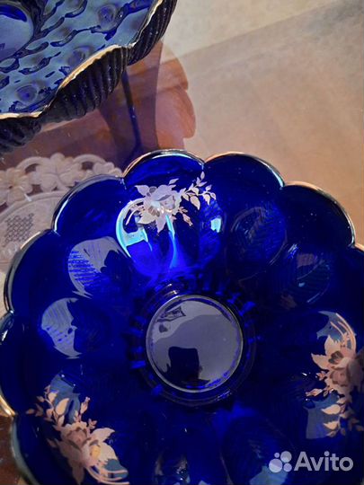 Ваза из синего стекла с золотом новая