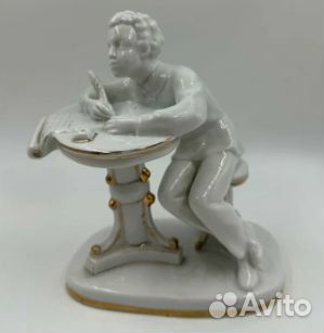 Статуэтка фарфор 