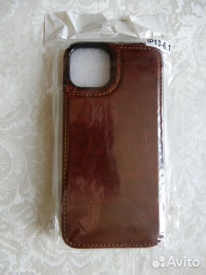 Чехлы для iPhone 13