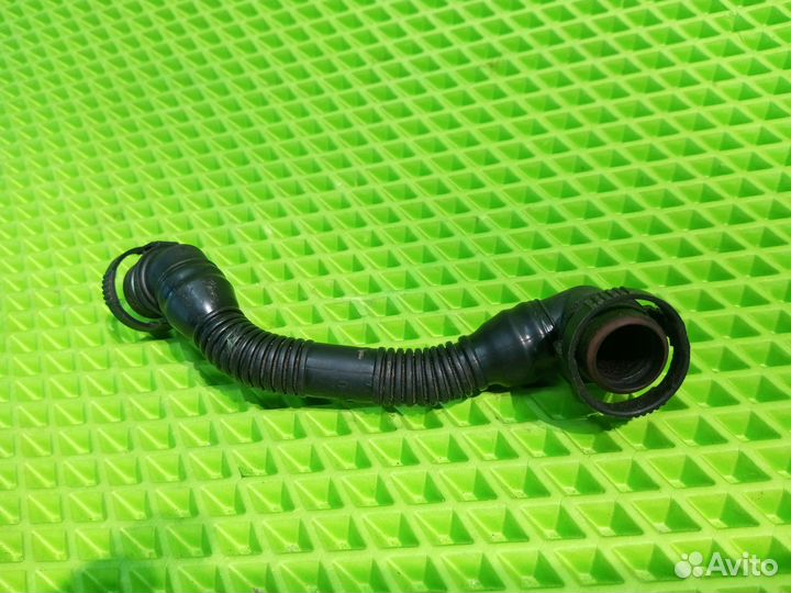 Трубка вентиляции картера Audi A6 C6 (2006)