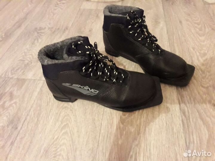 Лыжные ботинки