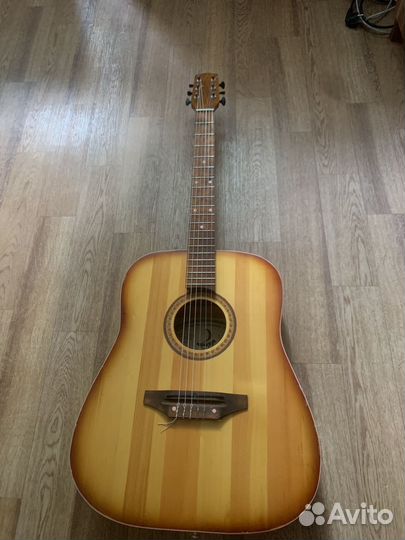 Акустическая гитара