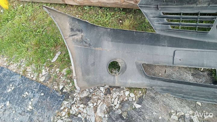 Передний бампер на renault logan 1 с птф