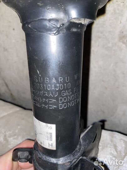 Комплект стоек от Subaru Legacy BR9