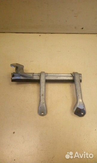 Направляющая стекла двери передней правой