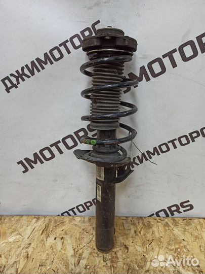 Стойка передняя правая VAG Golf 6