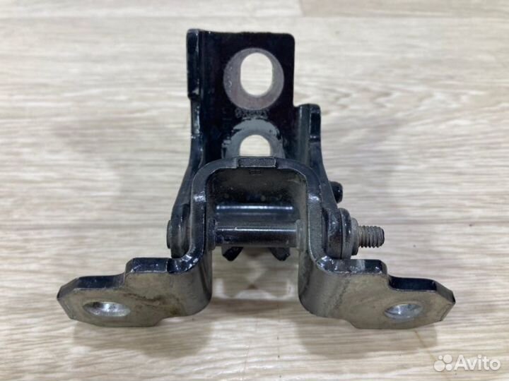 Петля двери Renault Fluence 2010-2017