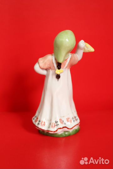 Фарфоровая статуэтка девочка, юная плясунья лфз сс