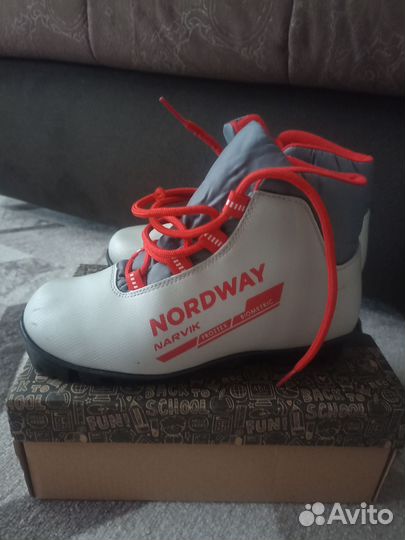 Лыжные ботинки