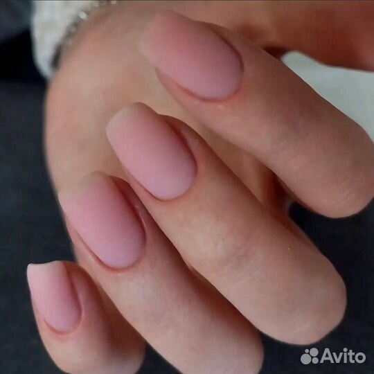 Модель на гель-лак, маникюр/педикюр