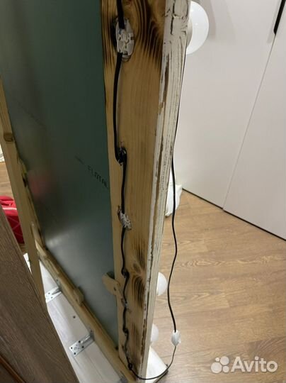 Зеркало гримерное с лампочками