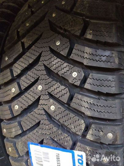 Toyo Observe Ice-Freezer 215/50 R17