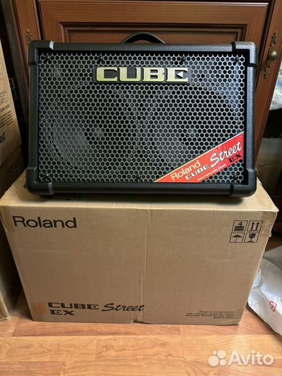 Комбоусилитель Roland Cube Street EX