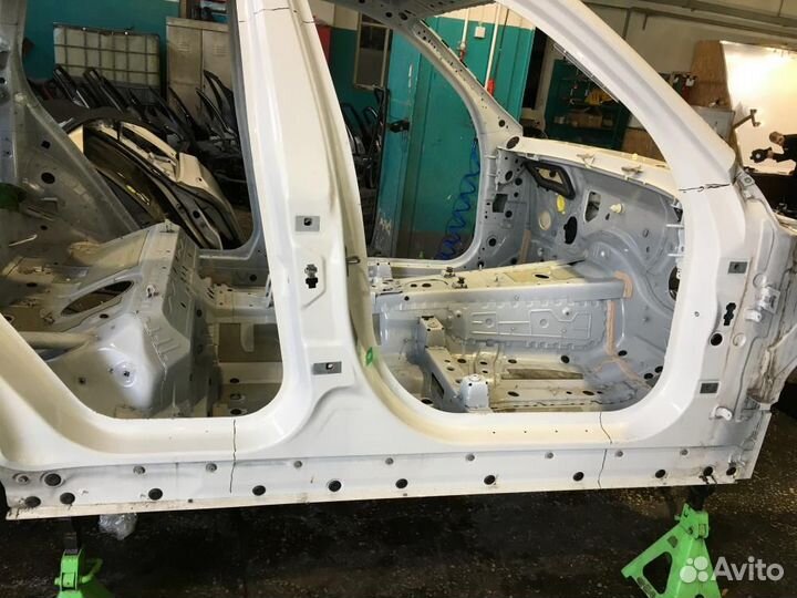 Стойка центральная правая BMW X3 G01