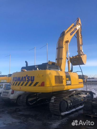 Гусеничный экскаватор Komatsu PC300-8M0, 2022