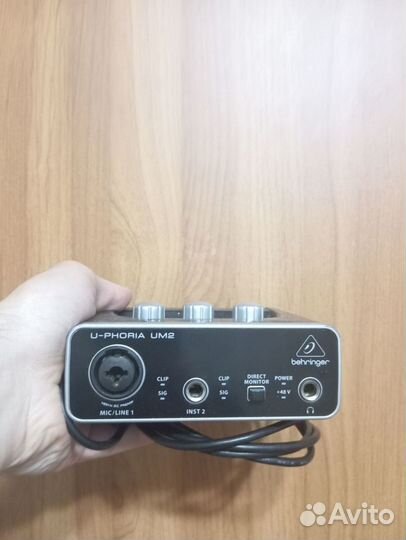 Аудиоинтерфейс Behringer U-Phoria UM-2