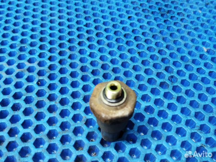 Датчик давления фреона Mitsubishi volvo