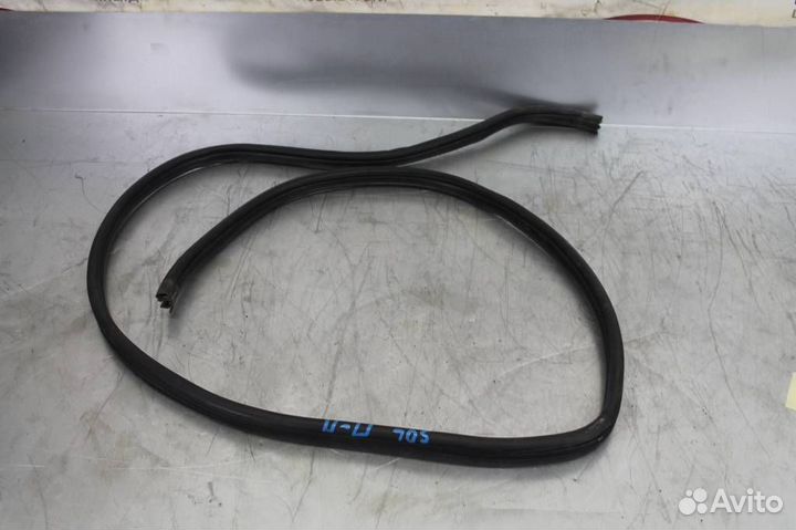 Уплотнитель кузова передней правой двери Hyundai