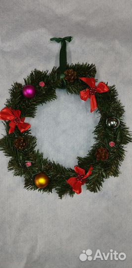 Новогодний венок/красные бантики