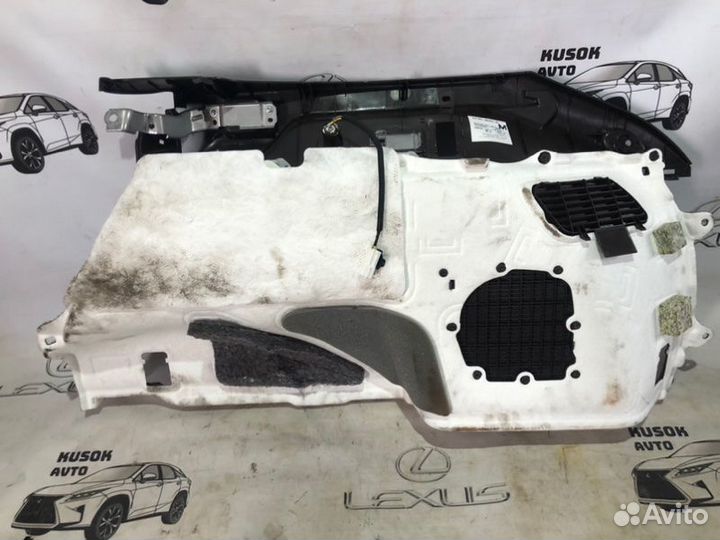 Обшивка багажника задняя левая Lexus Rx 450 H