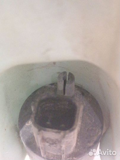 Бачок омывателя Dodge Stratus