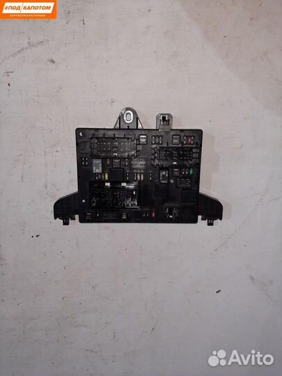 Блок реле и предохранителей Opel Astra J 2011