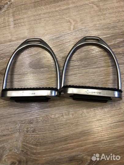 Стремена 11см (внутр.р-р) и безопасные вставки