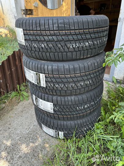 Kumho WinterCraft WS71 255/45 R20 105V