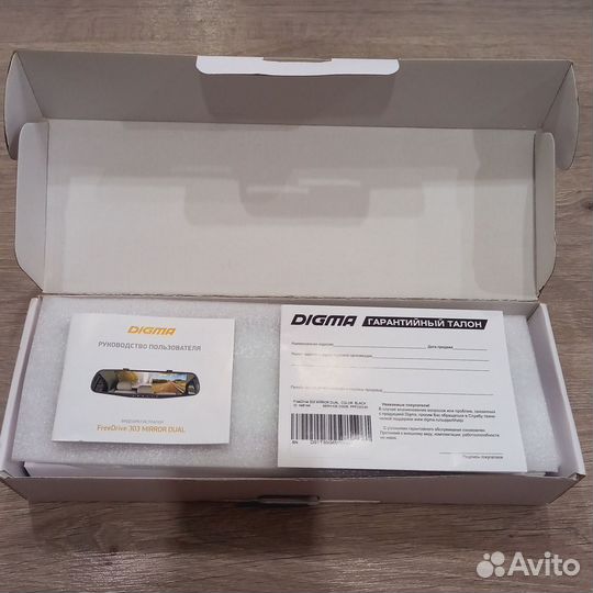 Видеорегистратор Digma FreeDrive 303