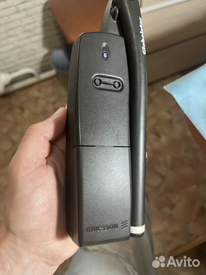 Спутниковый телефон R290