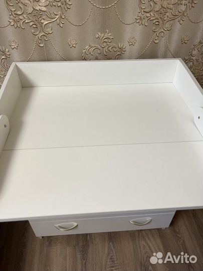 Пеленальный стол+ комод+ кровать+матрас