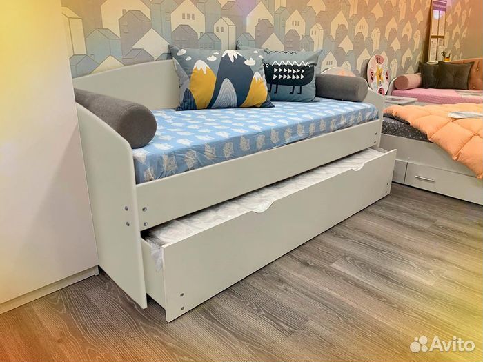 Кровать выкатное место для малыша лдсп без мягкой