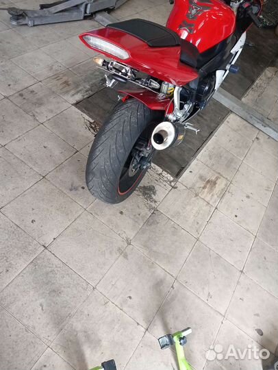 Yamaha r1