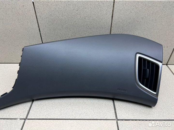 Подушка безопасности пассажирская (в торпедо)