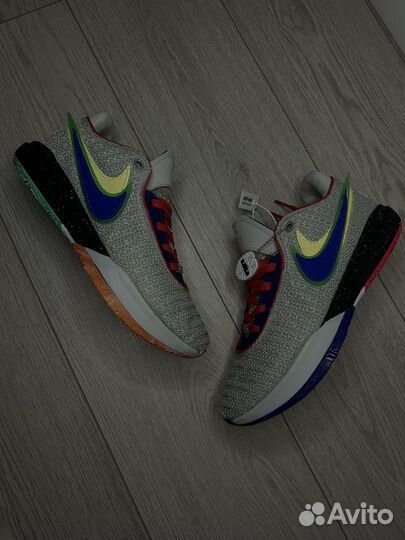 Баскетбольные кроссовки Nike Lebron 20