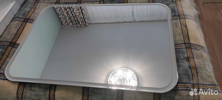 Зеркальный фасад (зеркало)