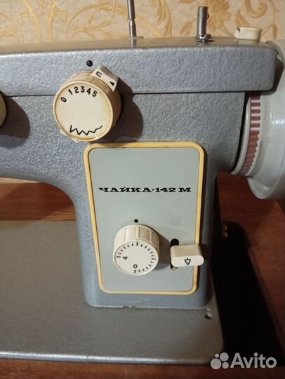 Продам швейную машинку Чайка 142 м