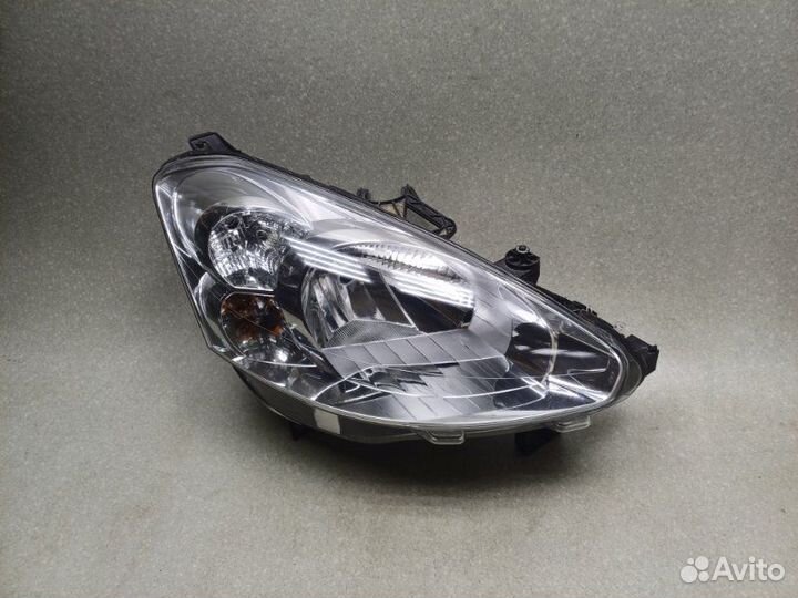 Фара передняя левая Peugeot Partner B9 1.6 EP6C MT