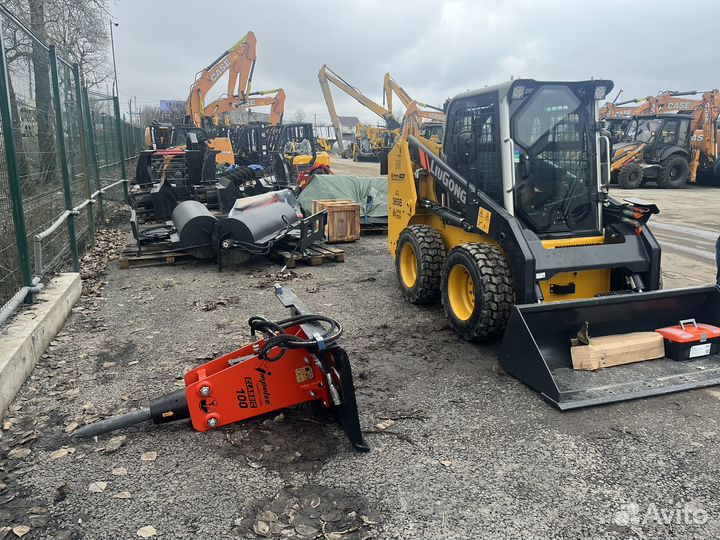 Водитель мини-погрузчика